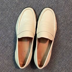 Spring and summer loafers